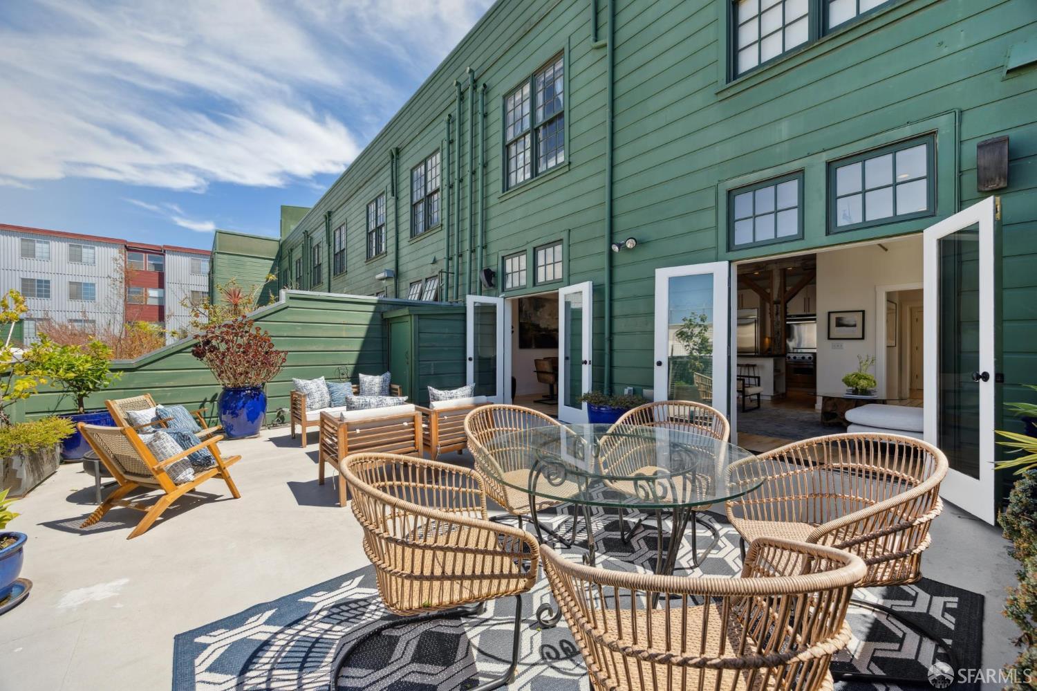 2169 Folsom Street # M201