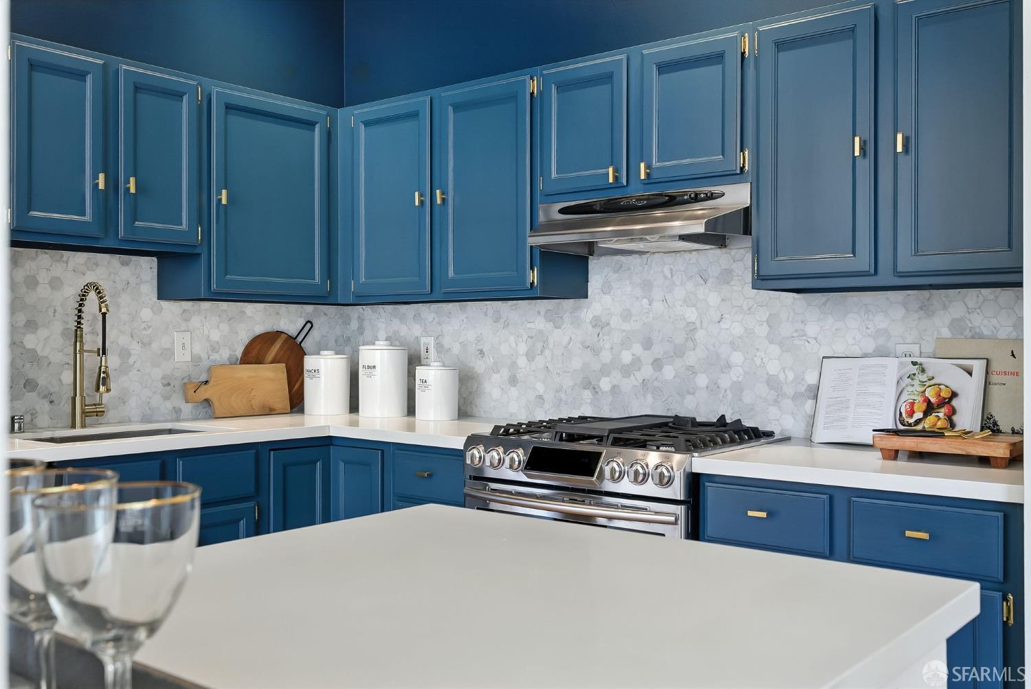 140 Divisadero Street # 5