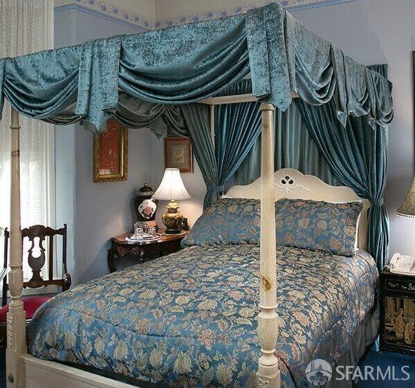 943 S South Van Ness Avenue