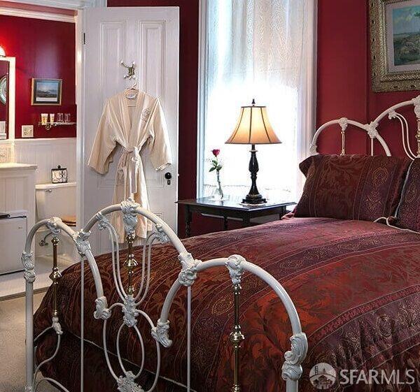 943 S South Van Ness Avenue