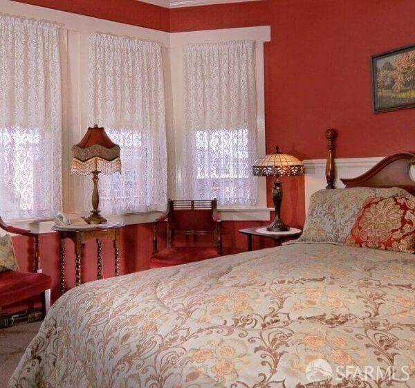 943 S South Van Ness Avenue