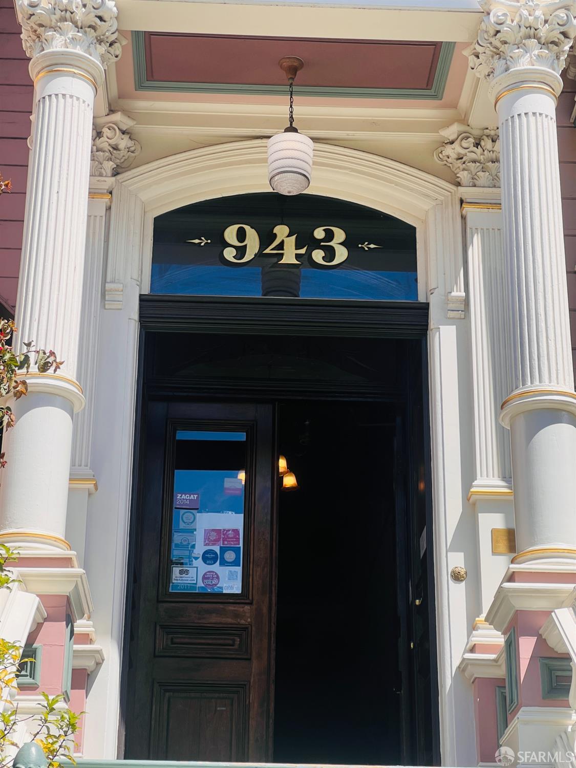 943 S South Van Ness Avenue