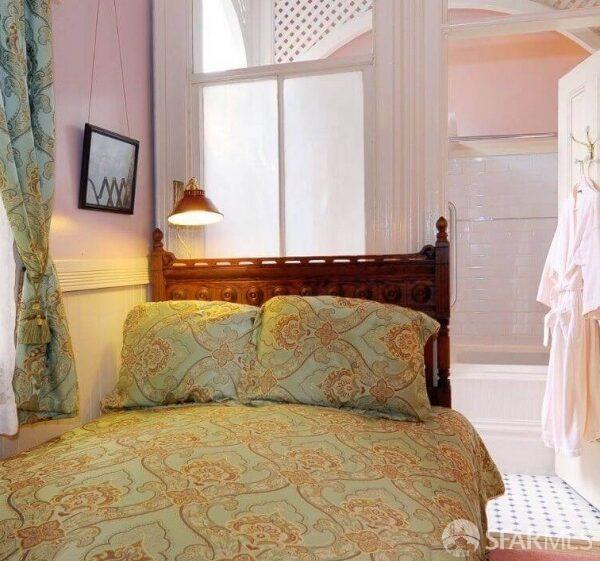 943 S South Van Ness Avenue