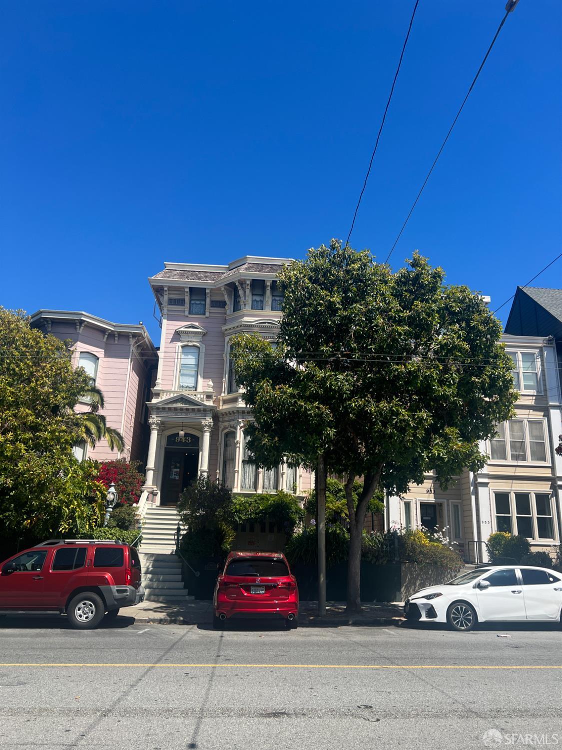 943 S South Van Ness Avenue