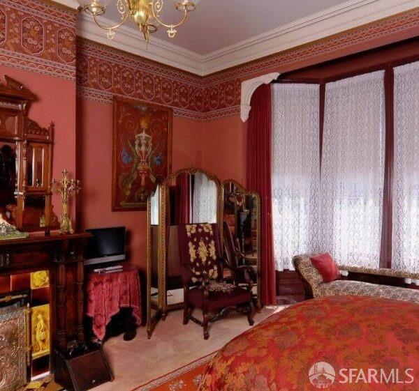 943 S South Van Ness Avenue