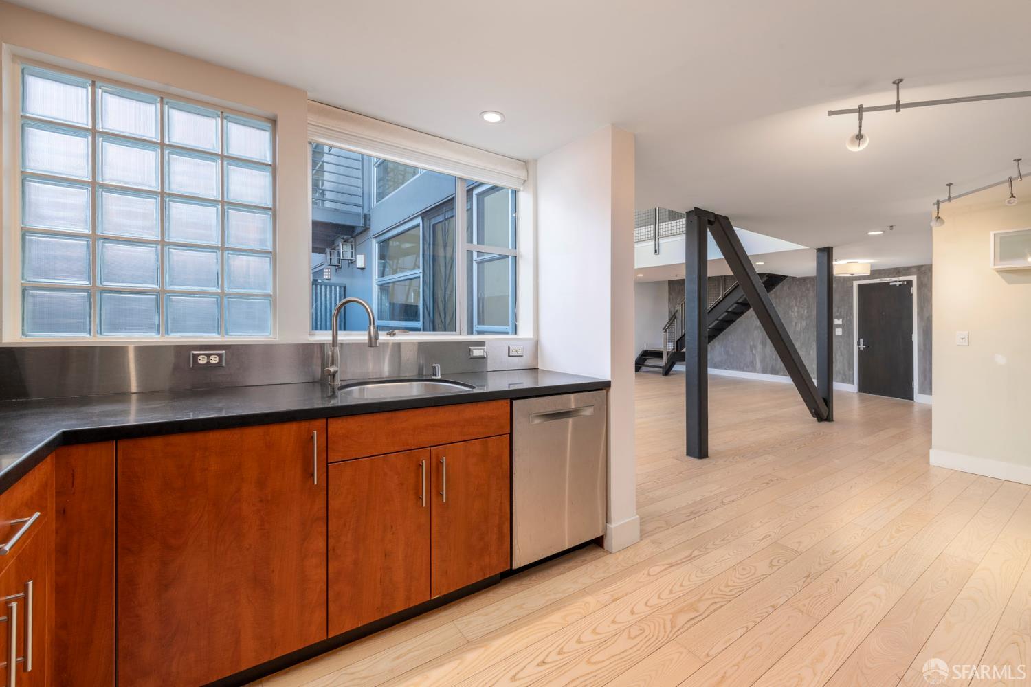 1221 Harrison Street # 6