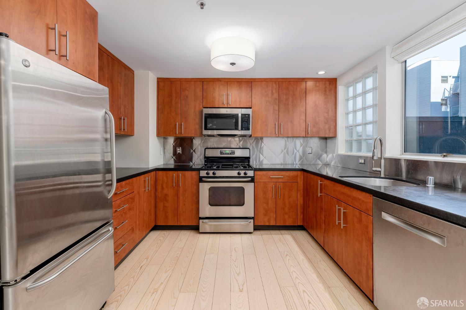 1221 Harrison Street # 6