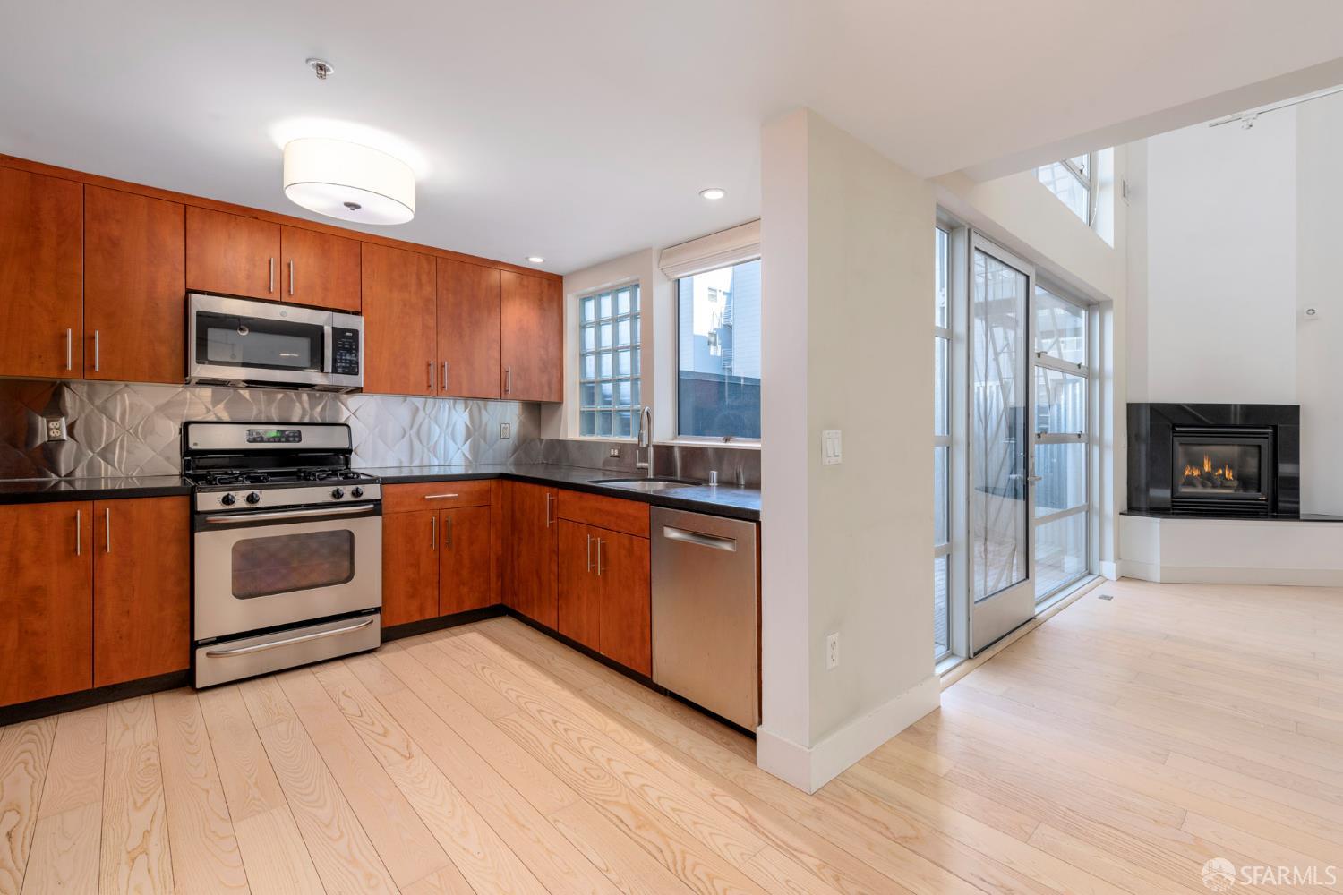 1221 Harrison Street # 6