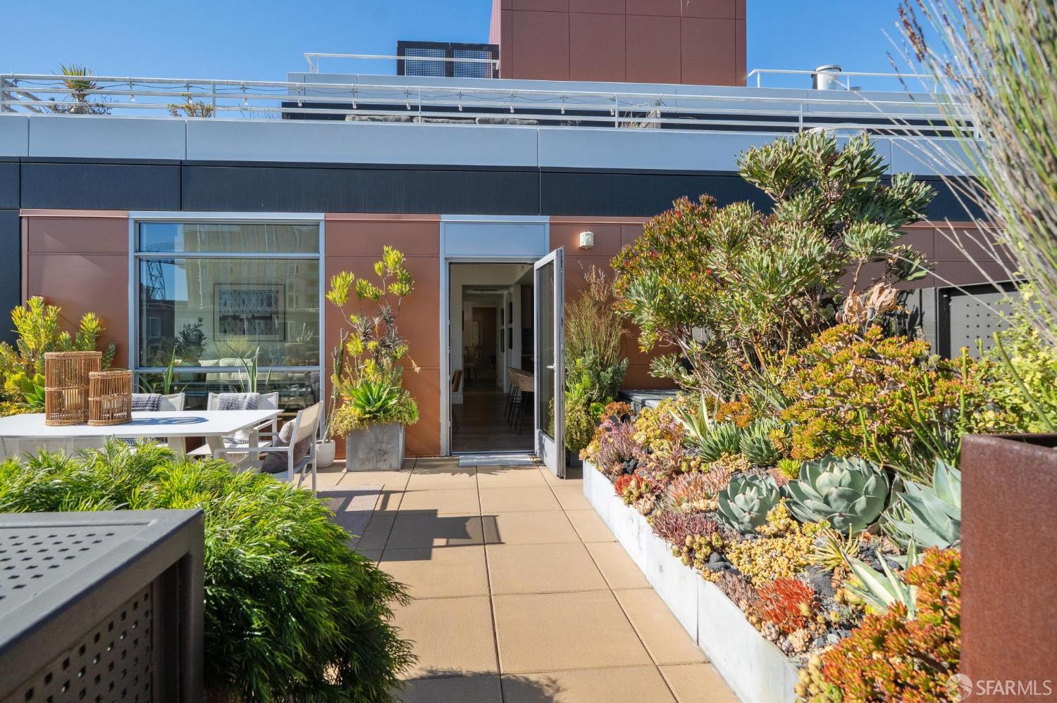 72 S Townsend Street # 806
