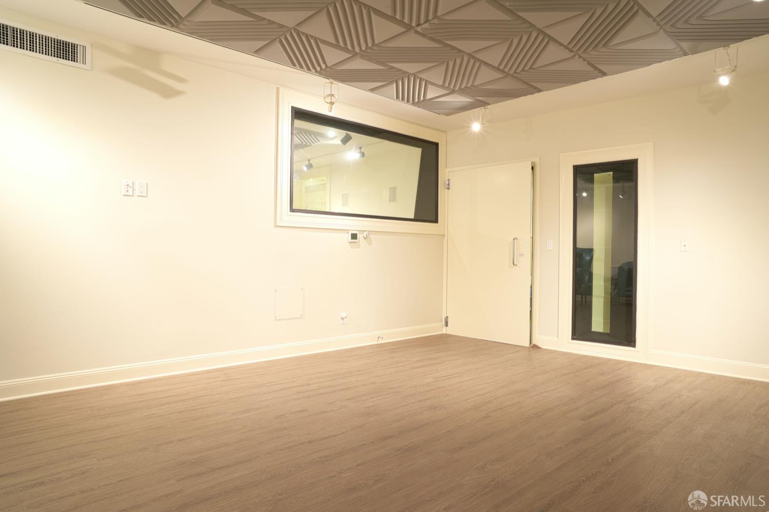 2505 Divisadero Street