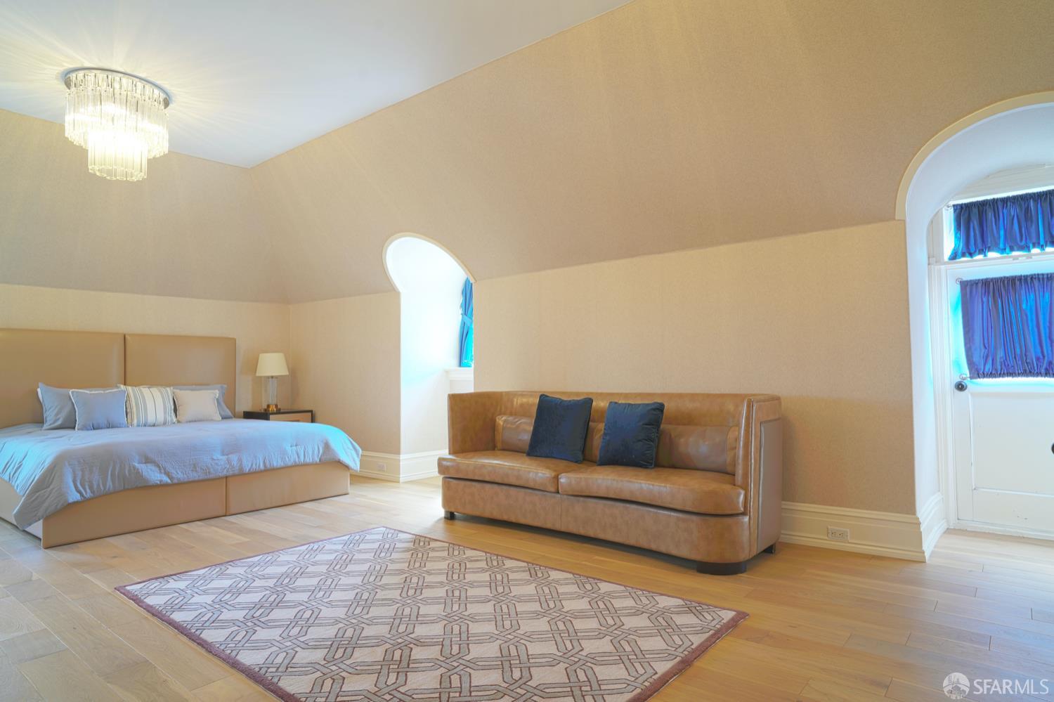 2505 Divisadero Street