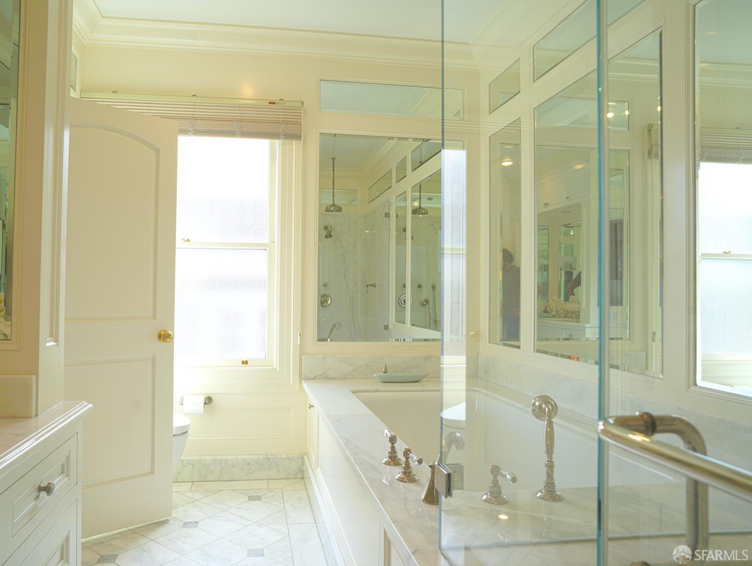 2505 Divisadero Street