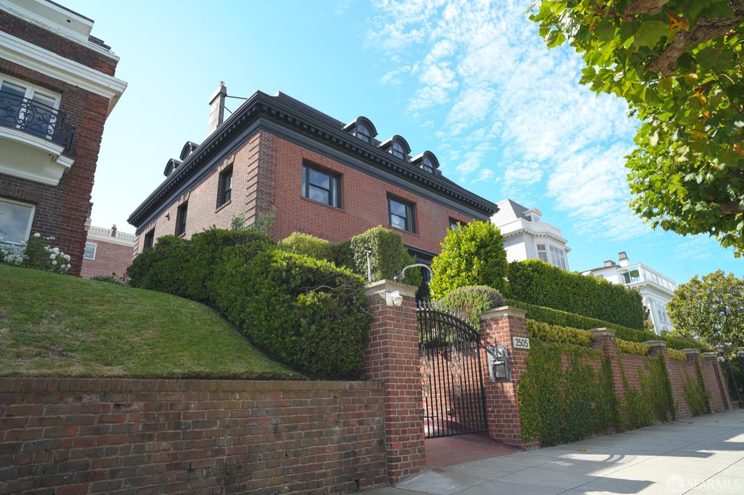 2505 Divisadero Street