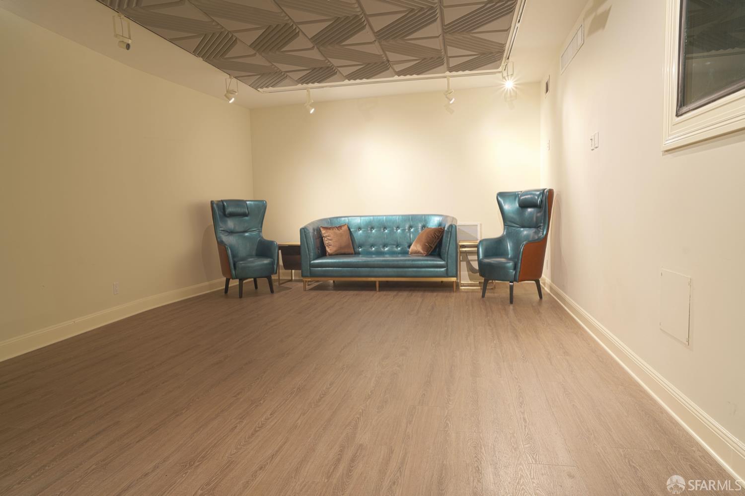 2505 Divisadero Street