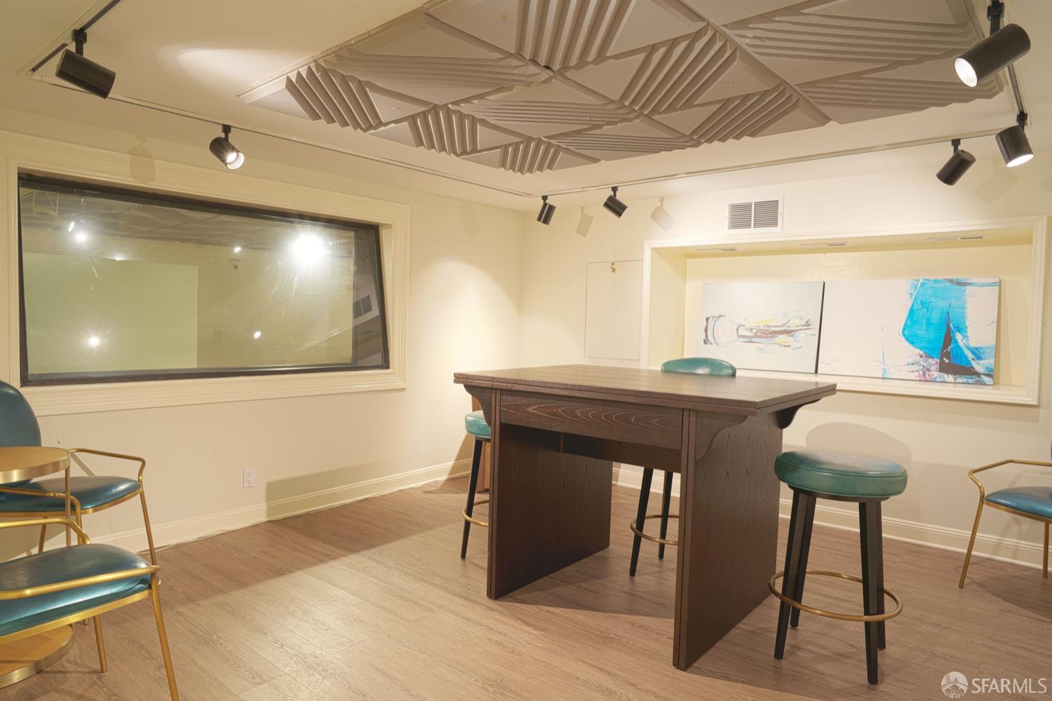 2505 Divisadero Street