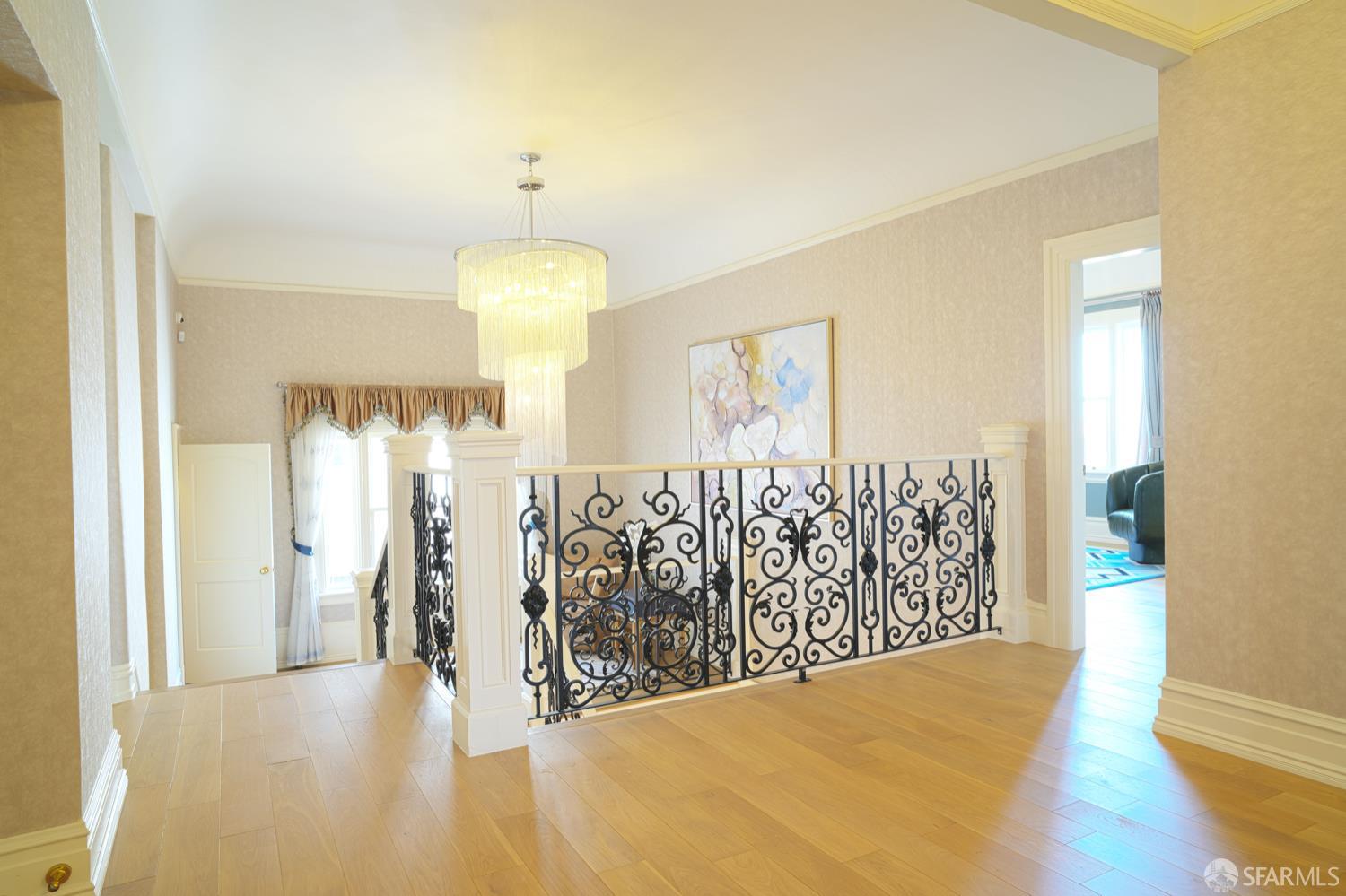 2505 Divisadero Street