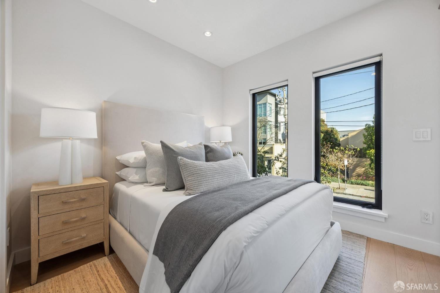 127 Buchanan Street # B