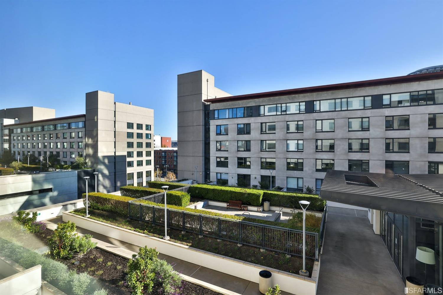 260 King Street # 611