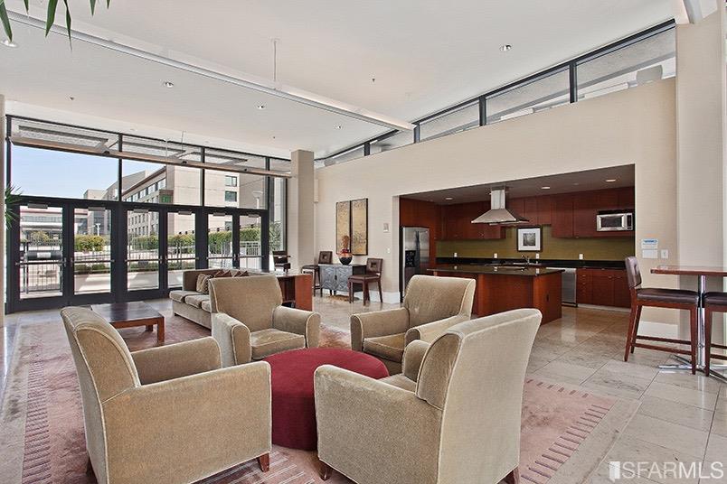 260 King Street # 611