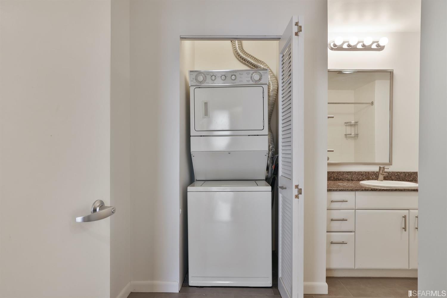 260 King Street # 611