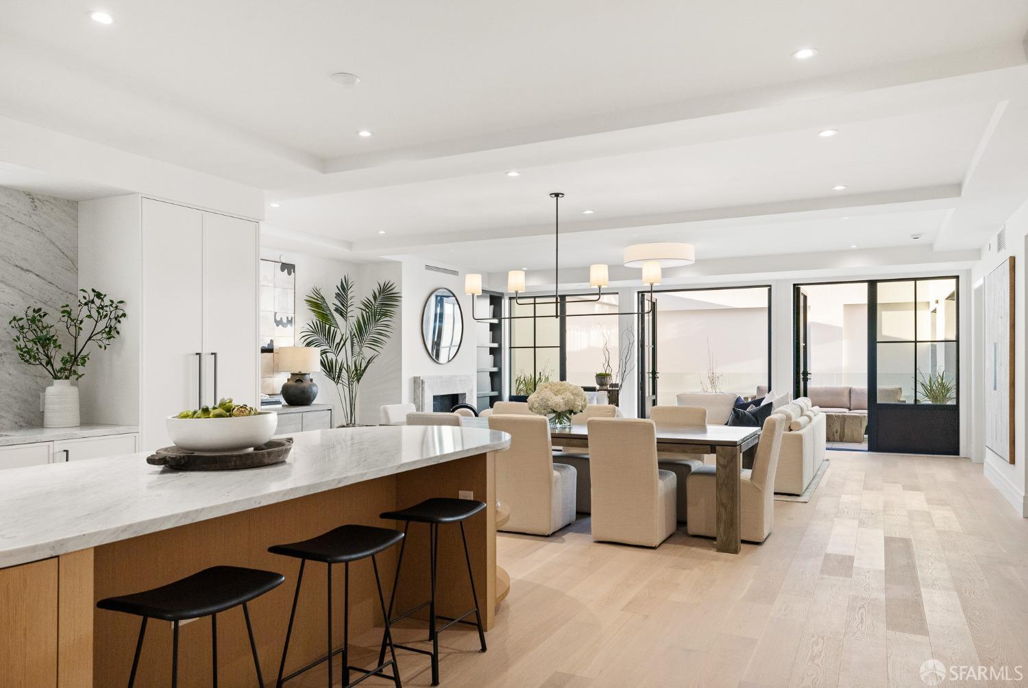 1776 Green Street # 201