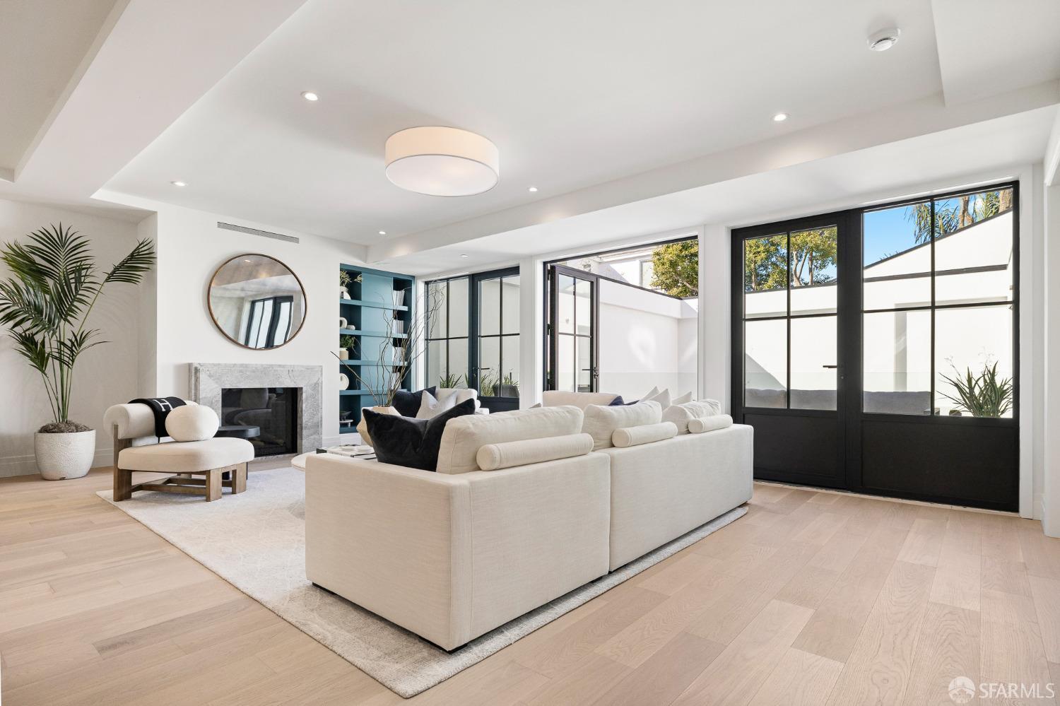 1776 Green Street # 201