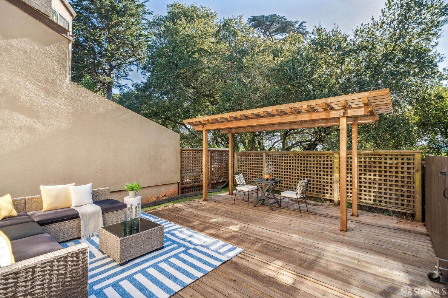 235 N Lake Merced Hills