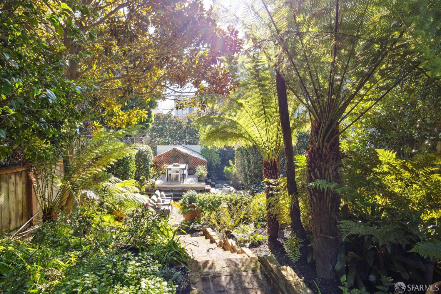 2101 Divisadero Street