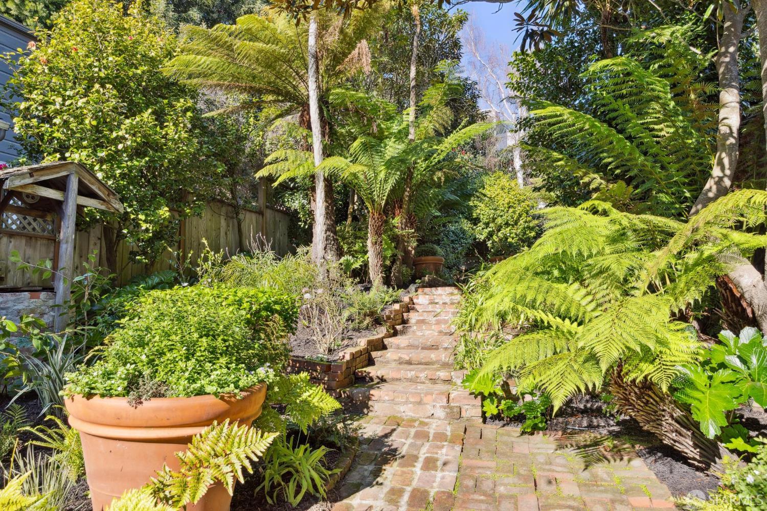 2101 Divisadero Street