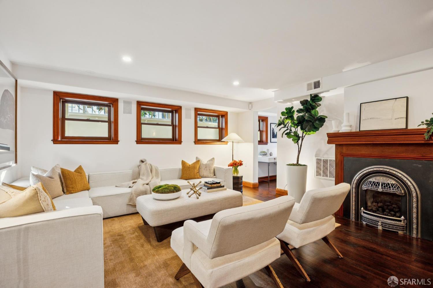 2101 Divisadero Street