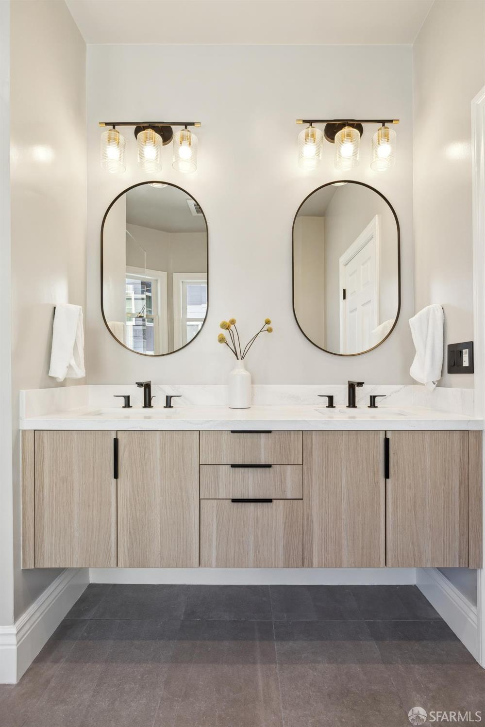 1029-1031 Jackson Street