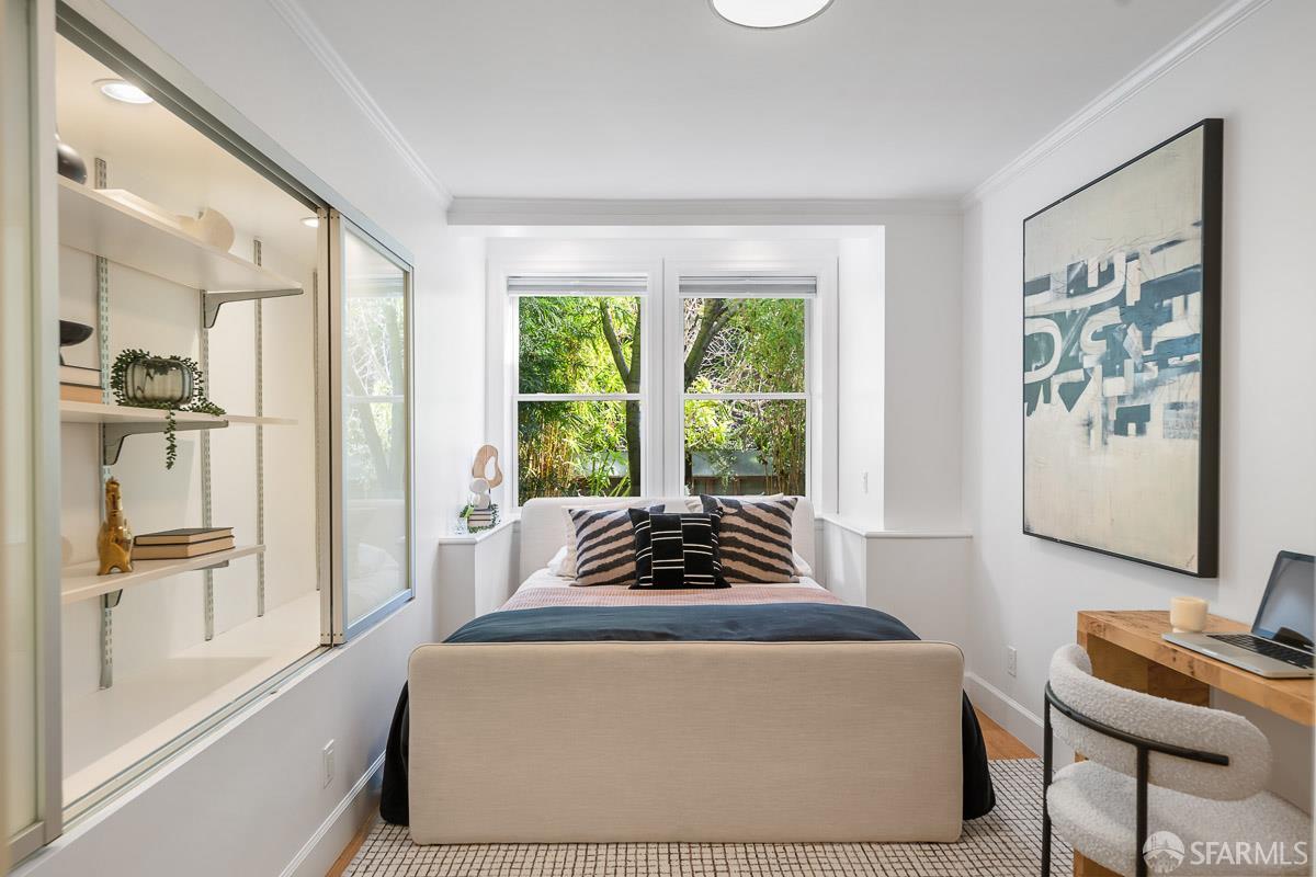 716-716A Douglass Street