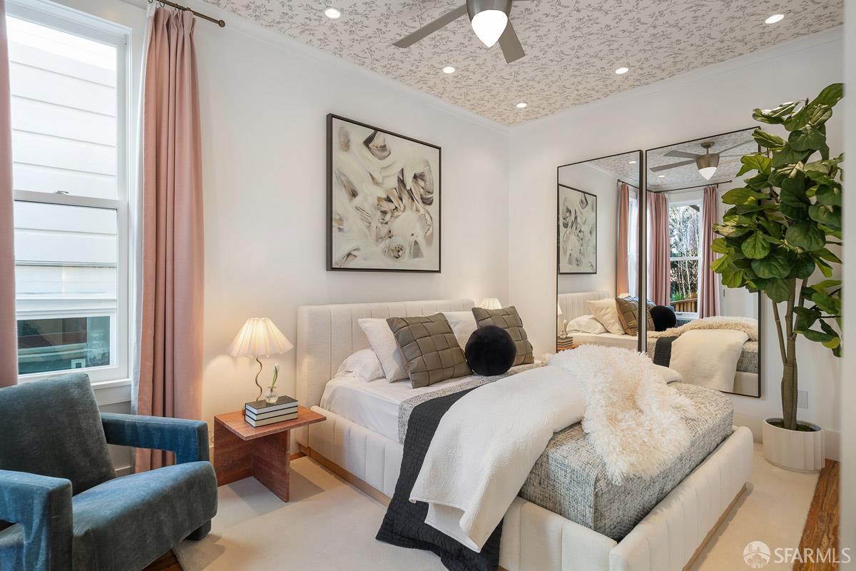 716-716A Douglass Street