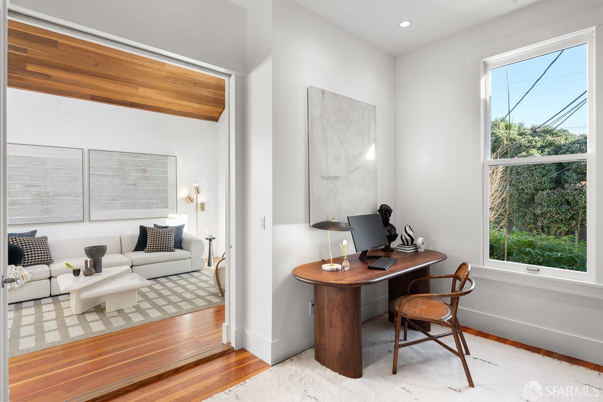 716-716A Douglass Street