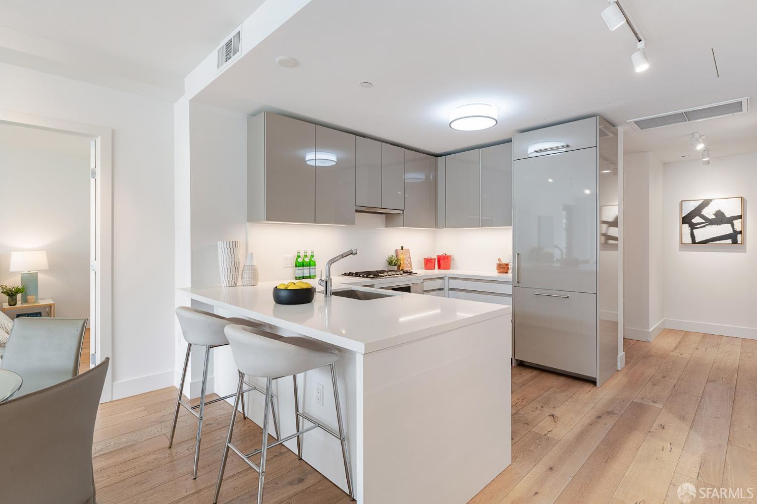 1450 Franklin Street # 607