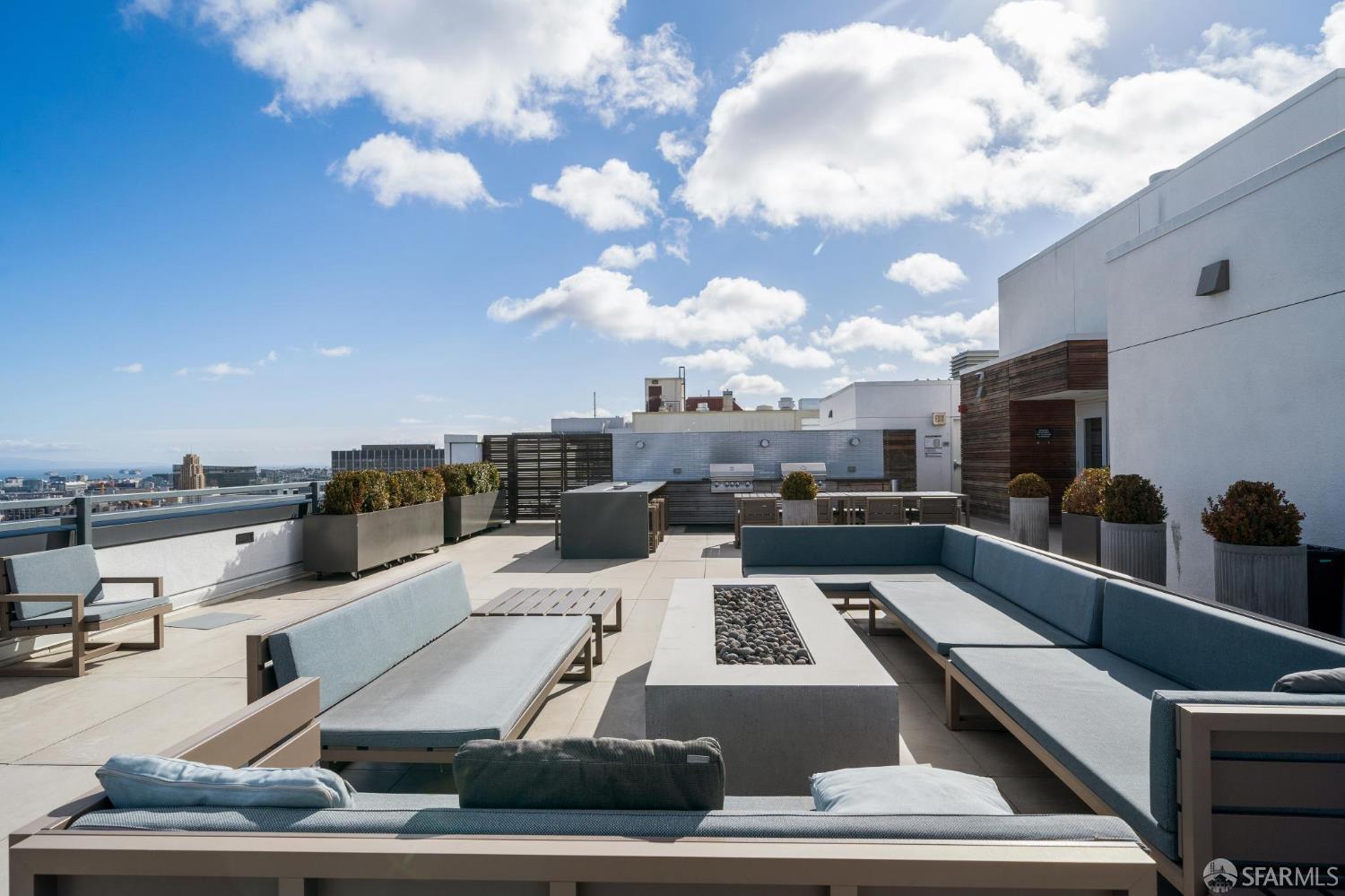 1450 Franklin Street # 607