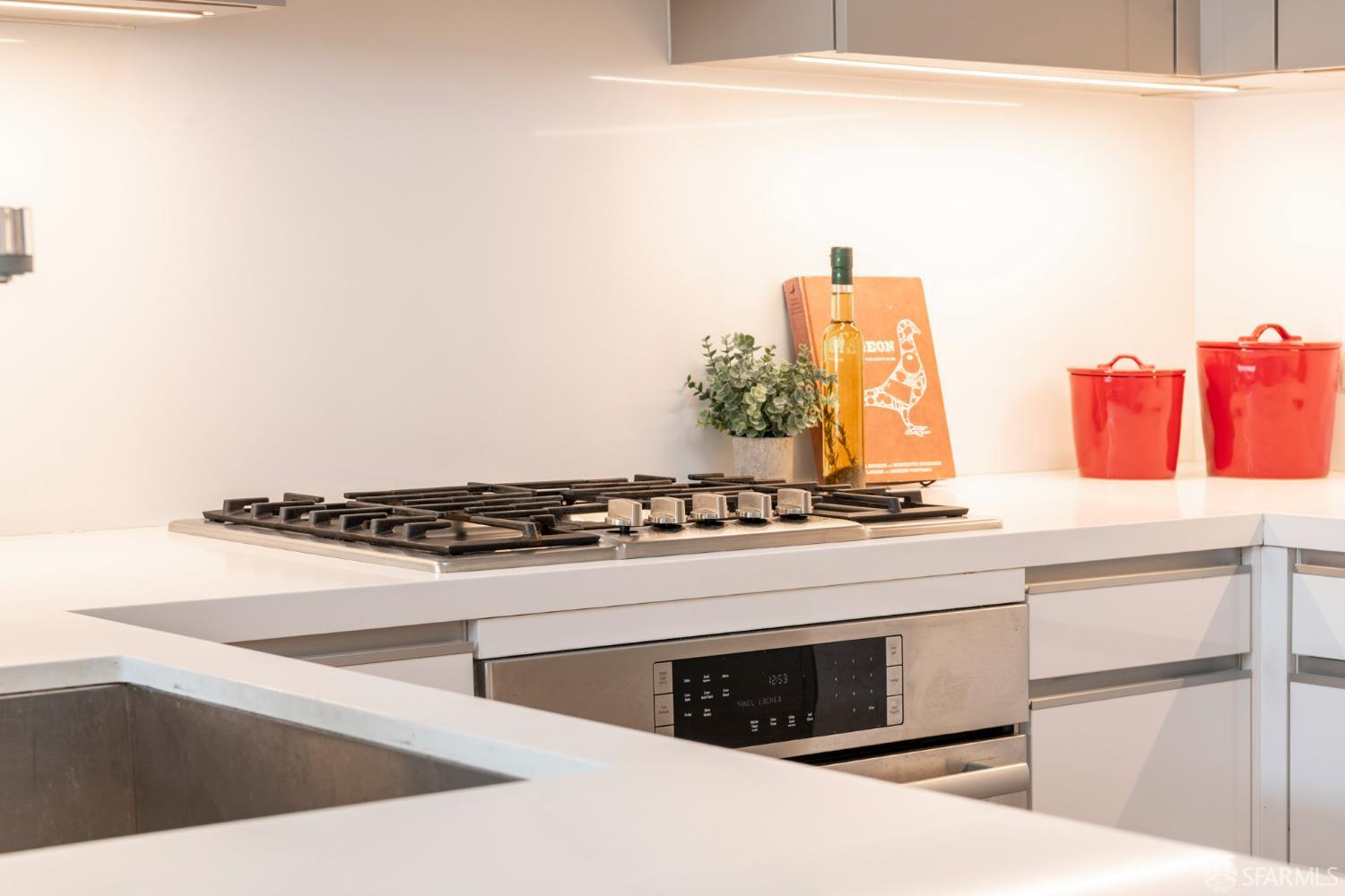 1450 Franklin Street # 607