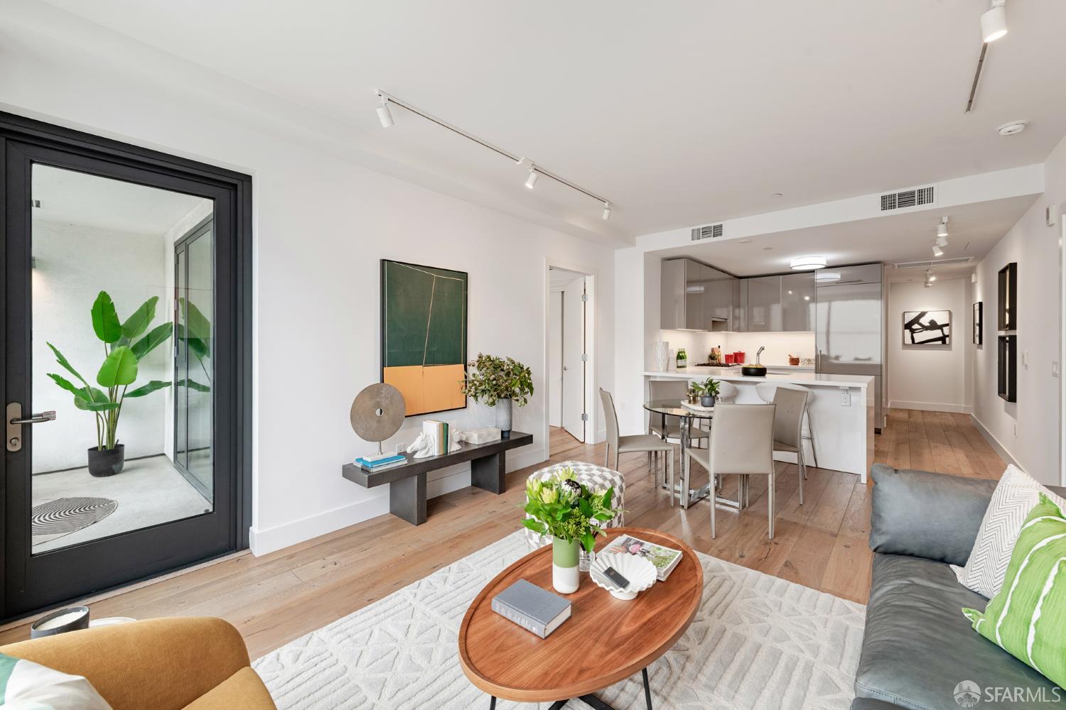 1450 Franklin Street # 607