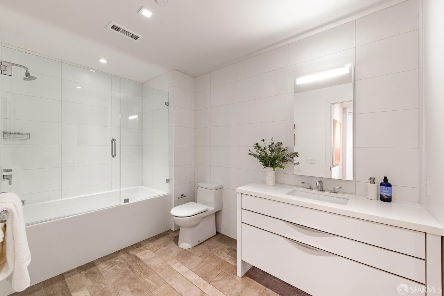 1450 Franklin Street # 607