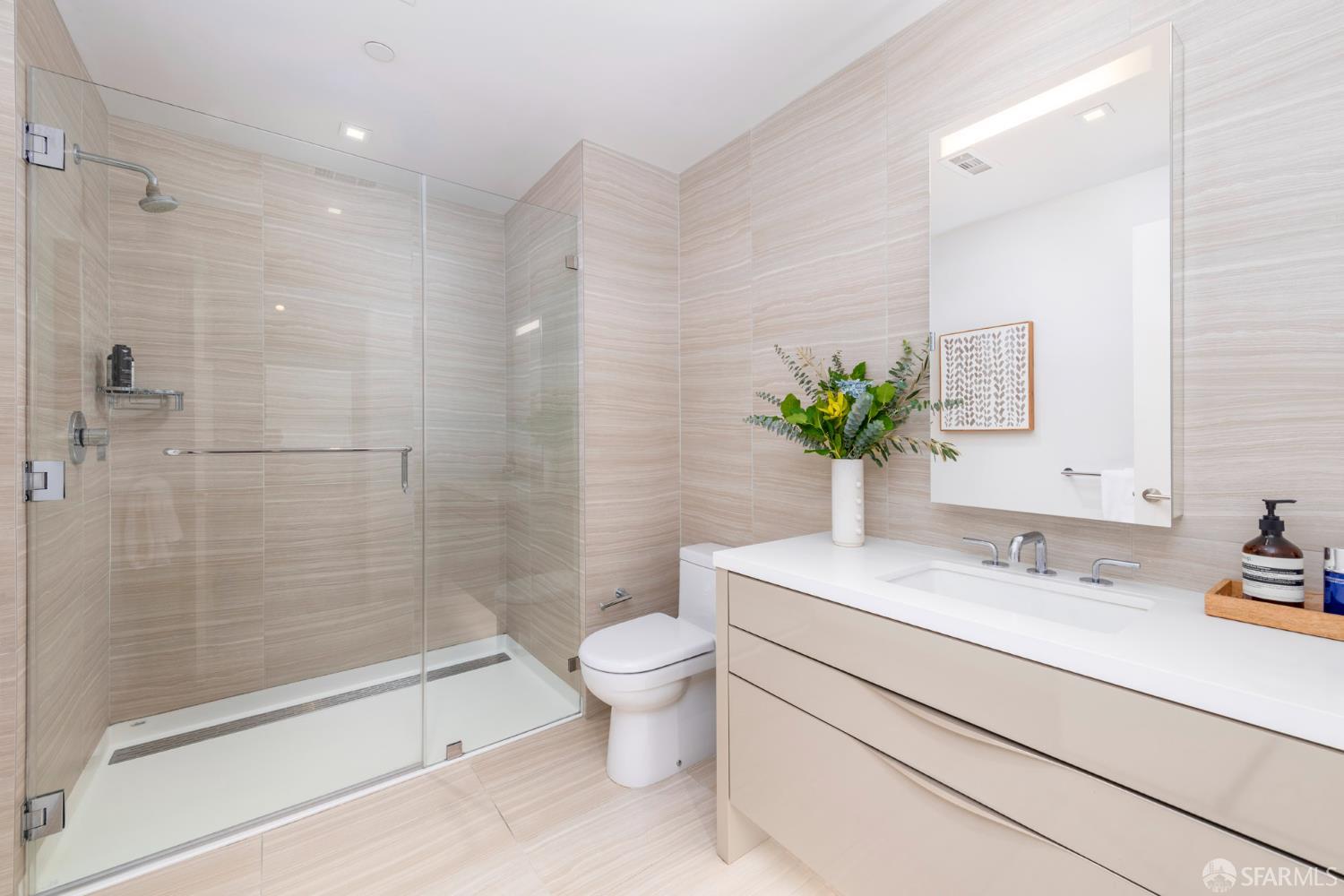 1450 Franklin Street # 607