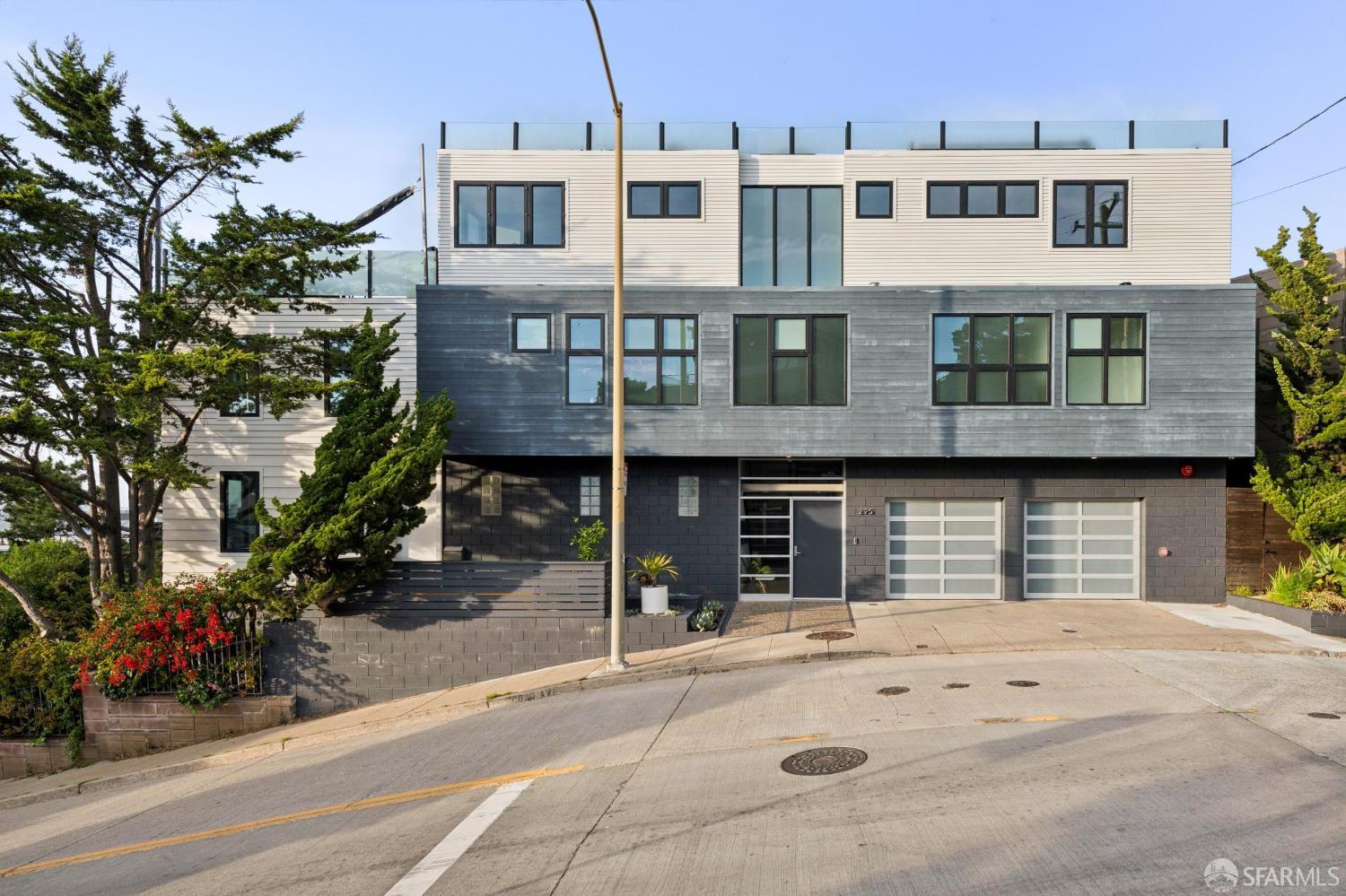295 Coso Avenue
