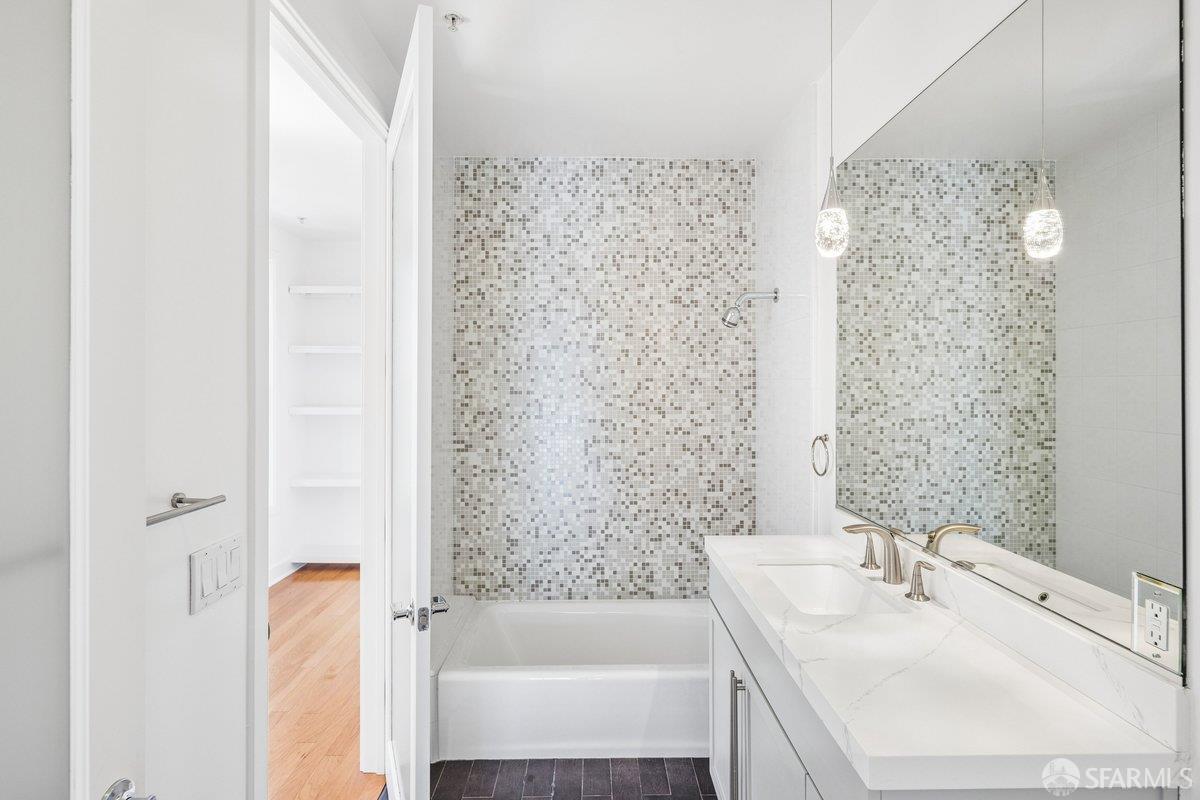 1738 Lombard Street # 5