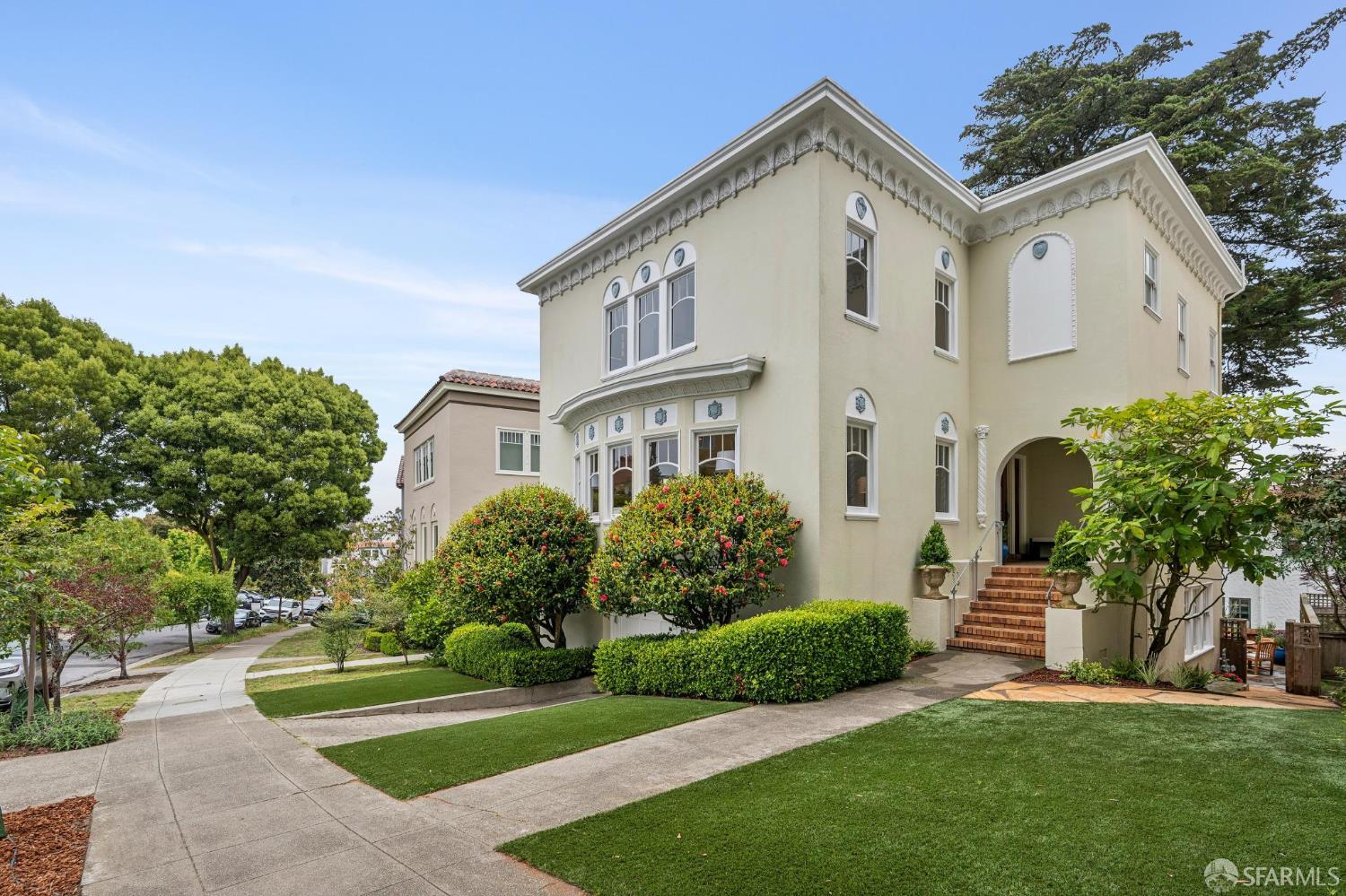 1990 8th Avenue