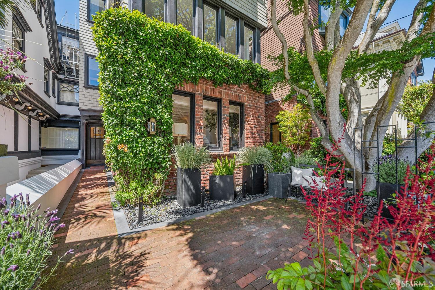 2468 Broadway Street