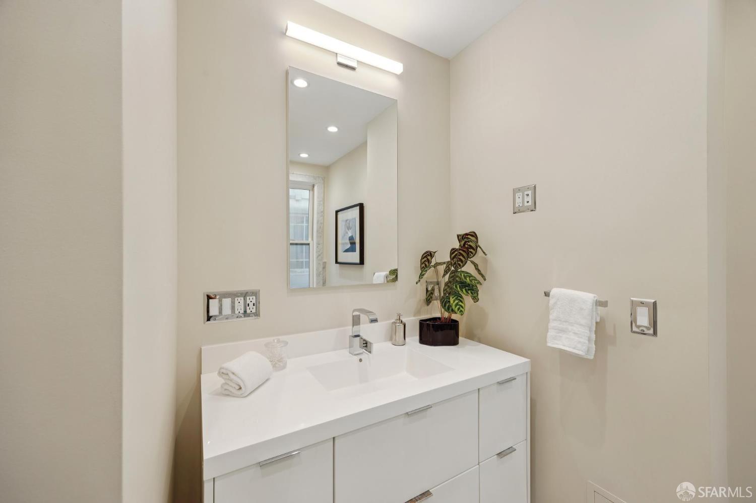 1855 Sacramento Street # 6