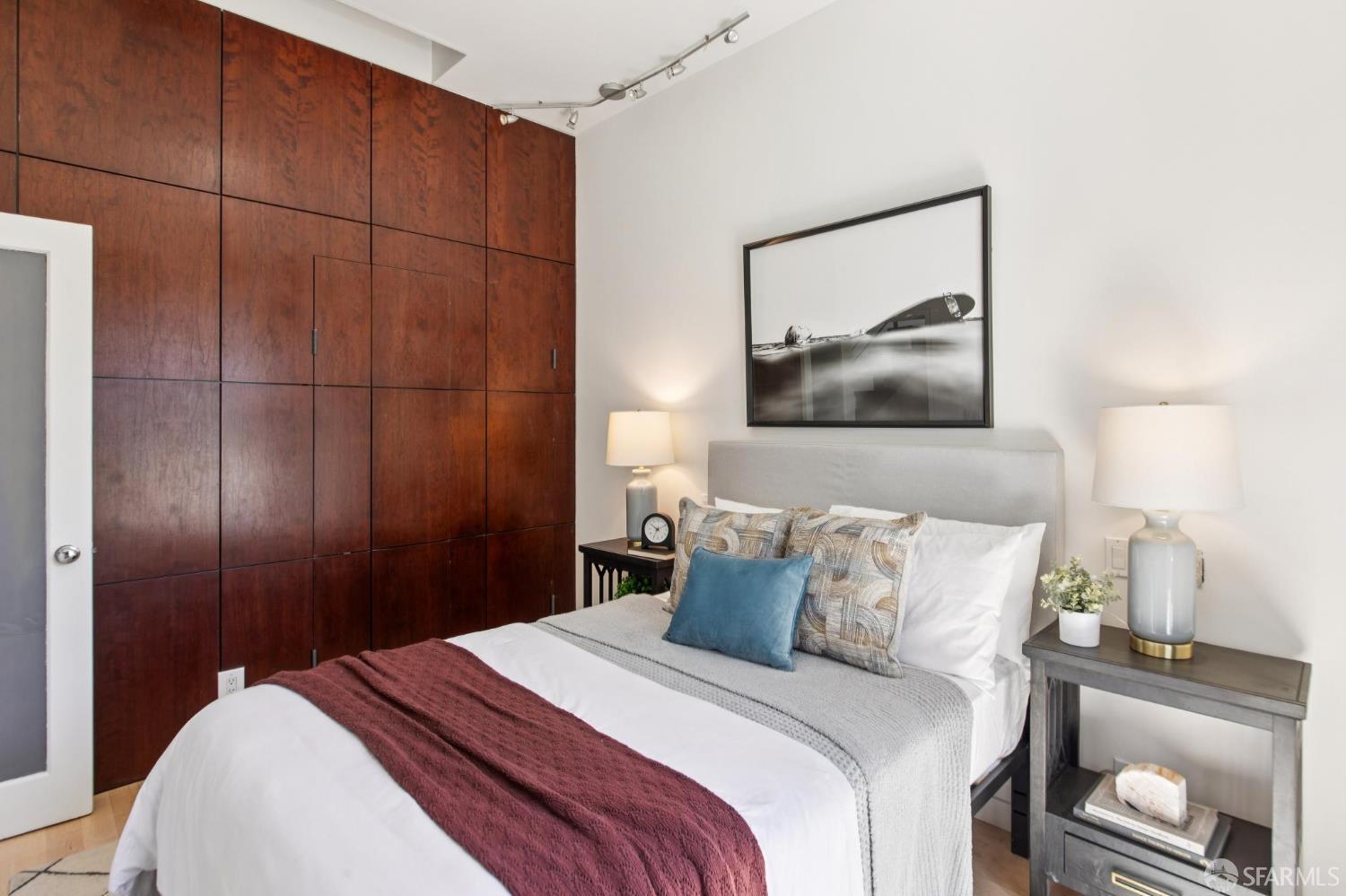 12 Reno Place