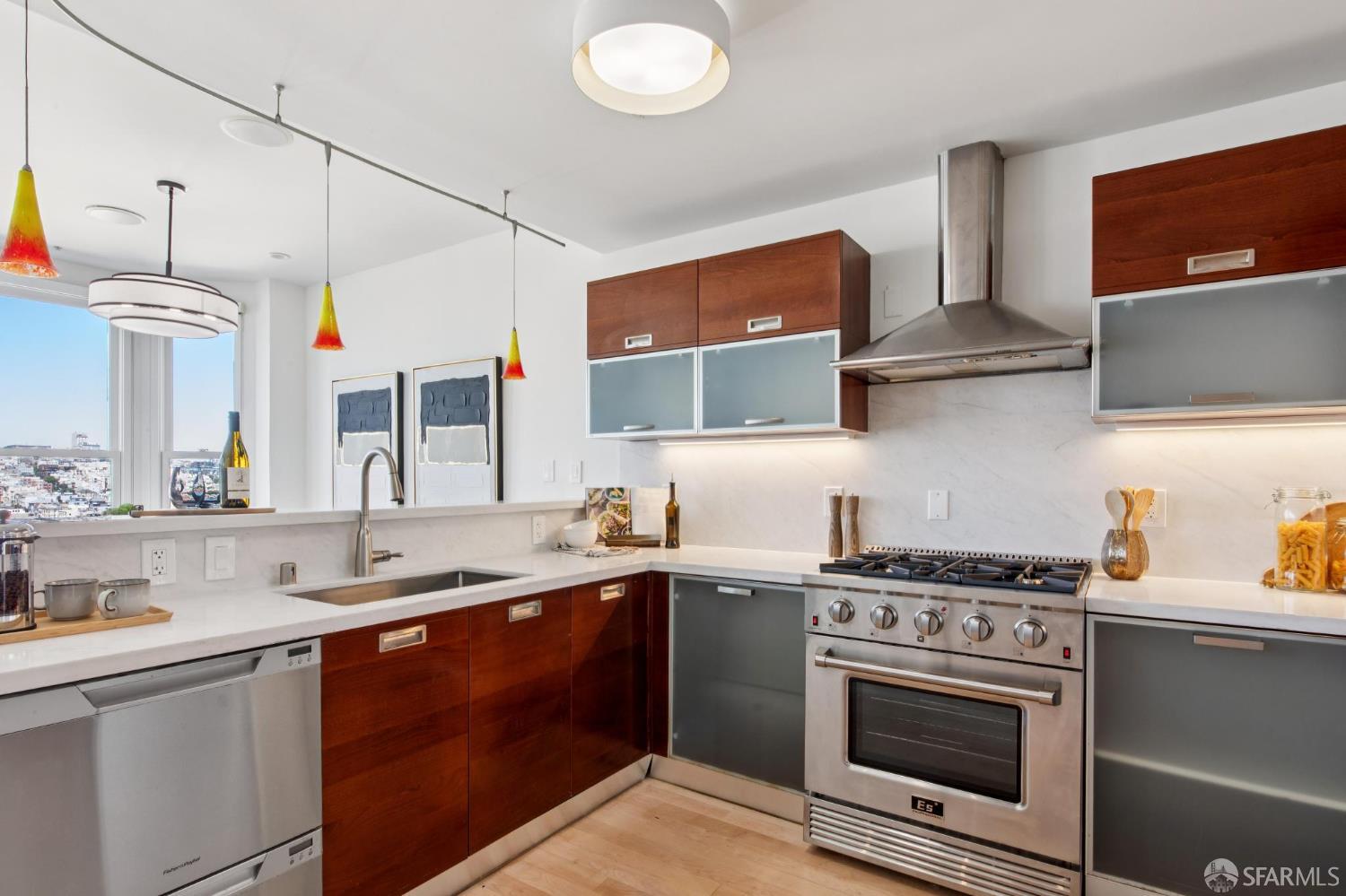 12 Reno Place