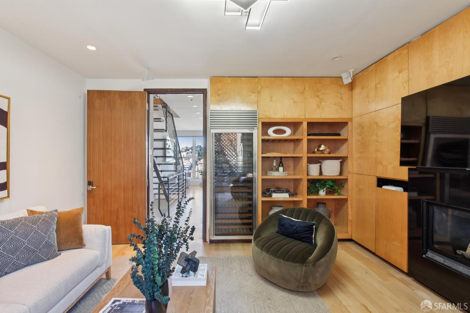 12 Reno Place