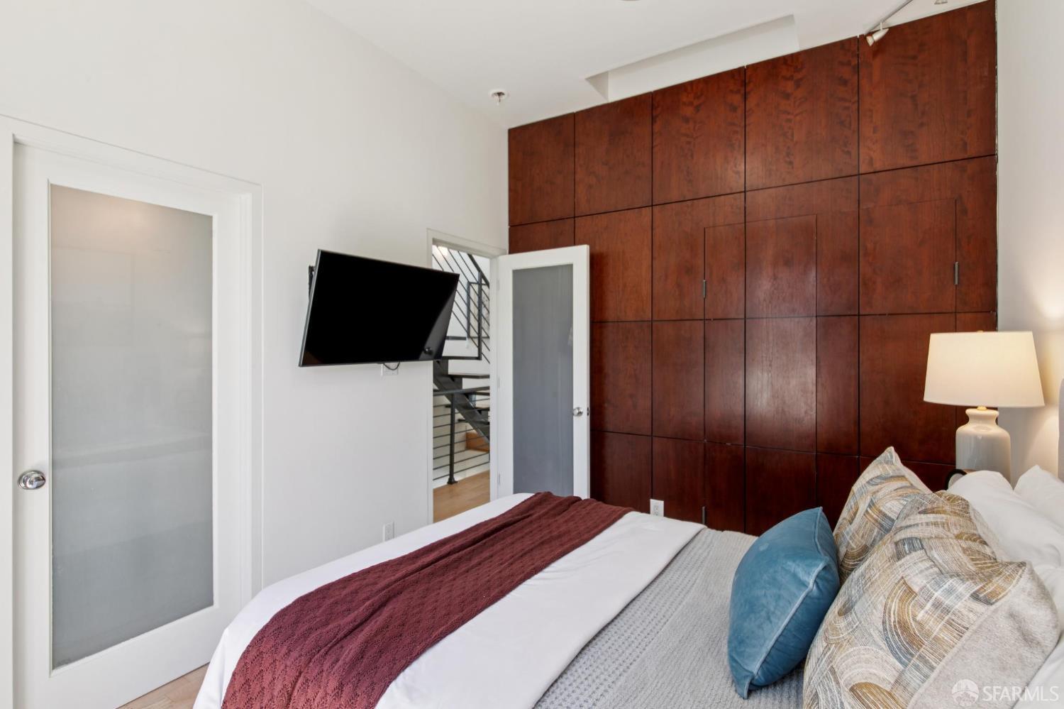 12 Reno Place