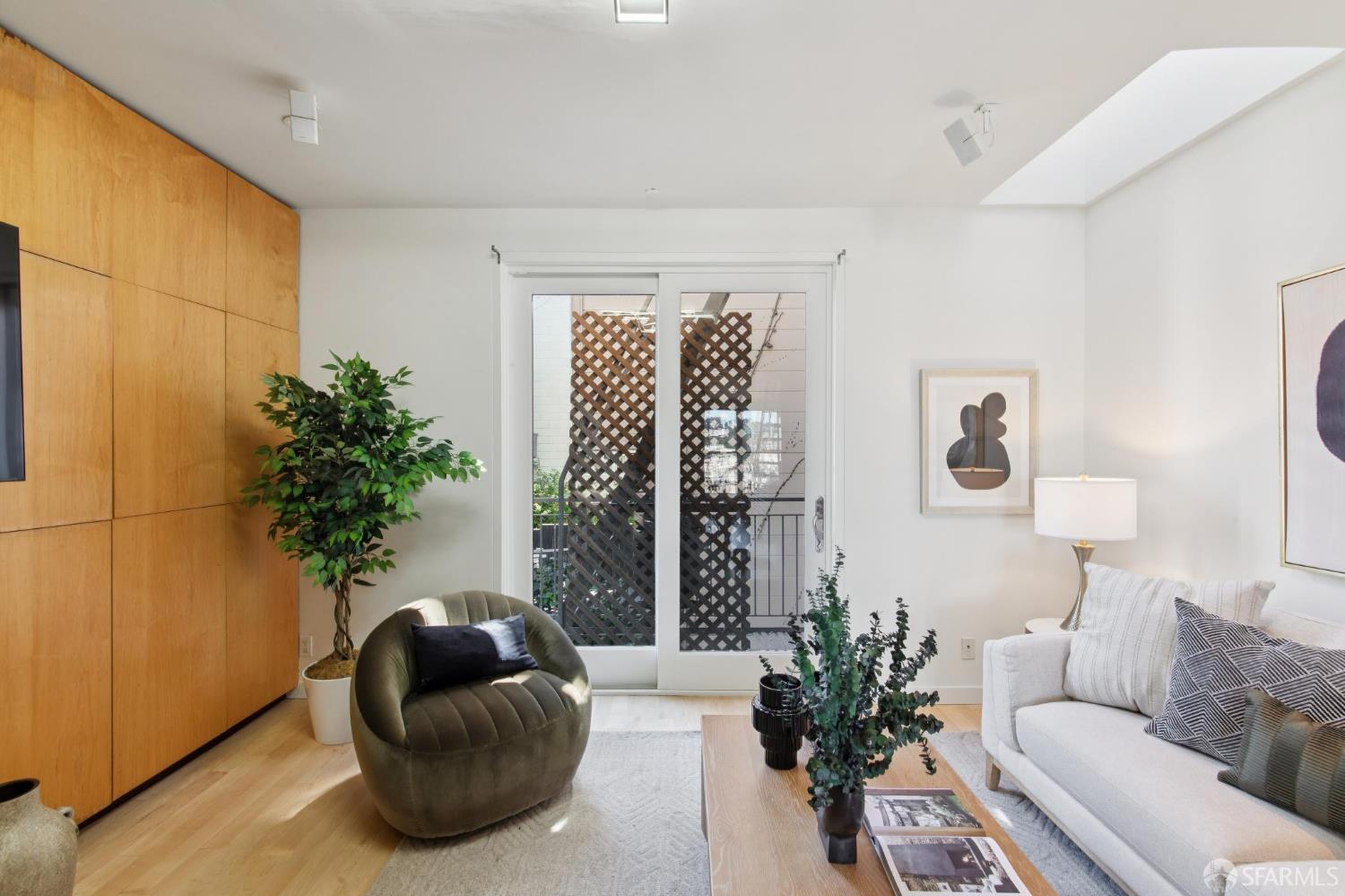 12 Reno Place